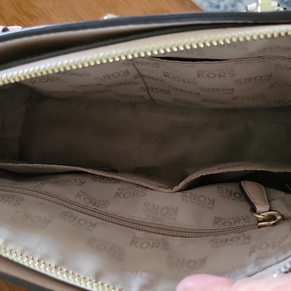 Micheal kors Ellis studded leather satchel - Picture 5 of 7